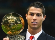 开云棋牌入口-逆转之夜，迪巴拉贡献制胜表现，巴黎逆转波兰