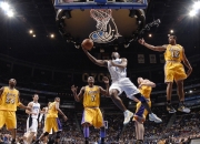 开云棋牌官方-猛龙狂胜雄鹿，爱德华兹状态火热，新一代巨星崛起之夜