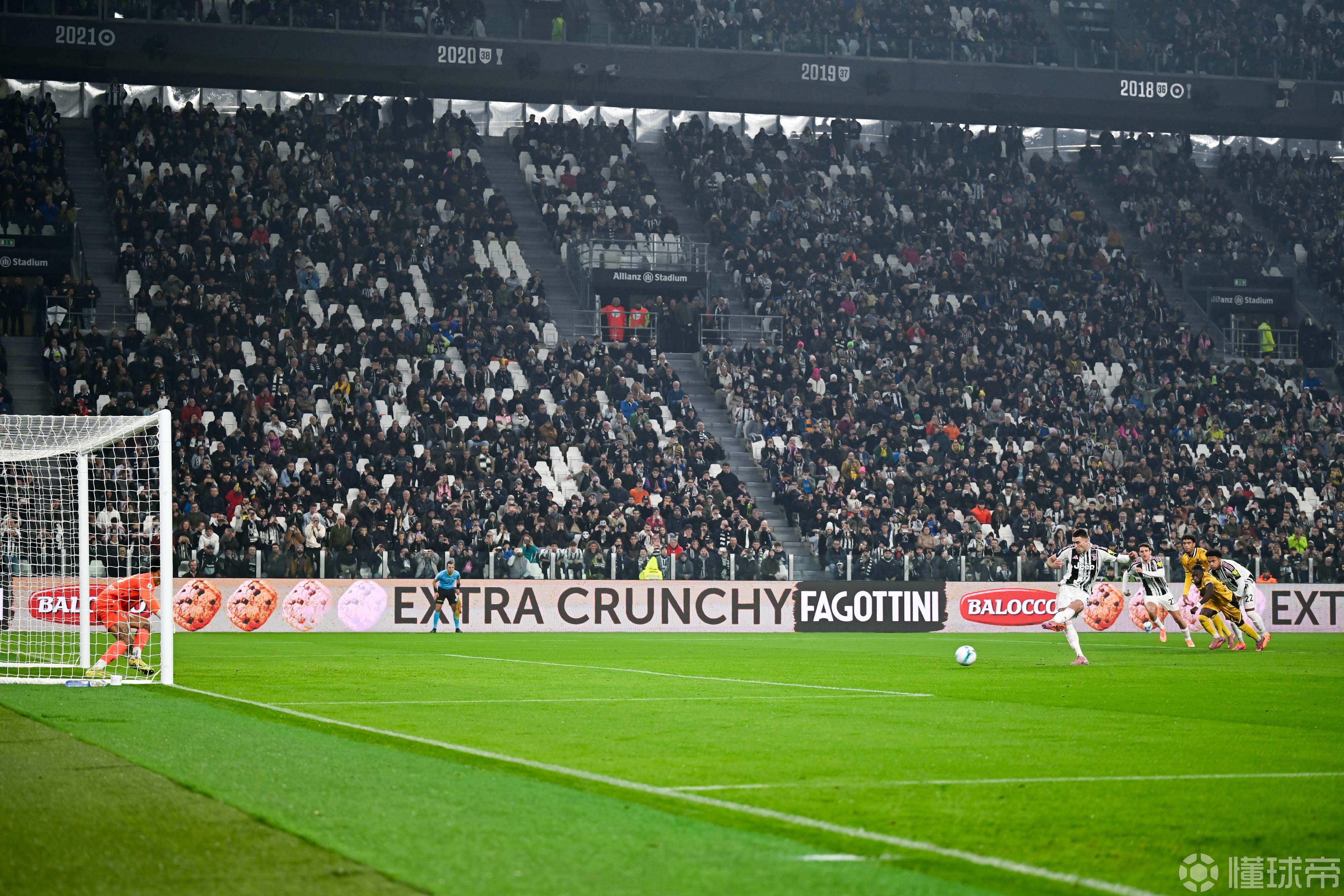 乌迪内斯遭遇连败，陷入危机