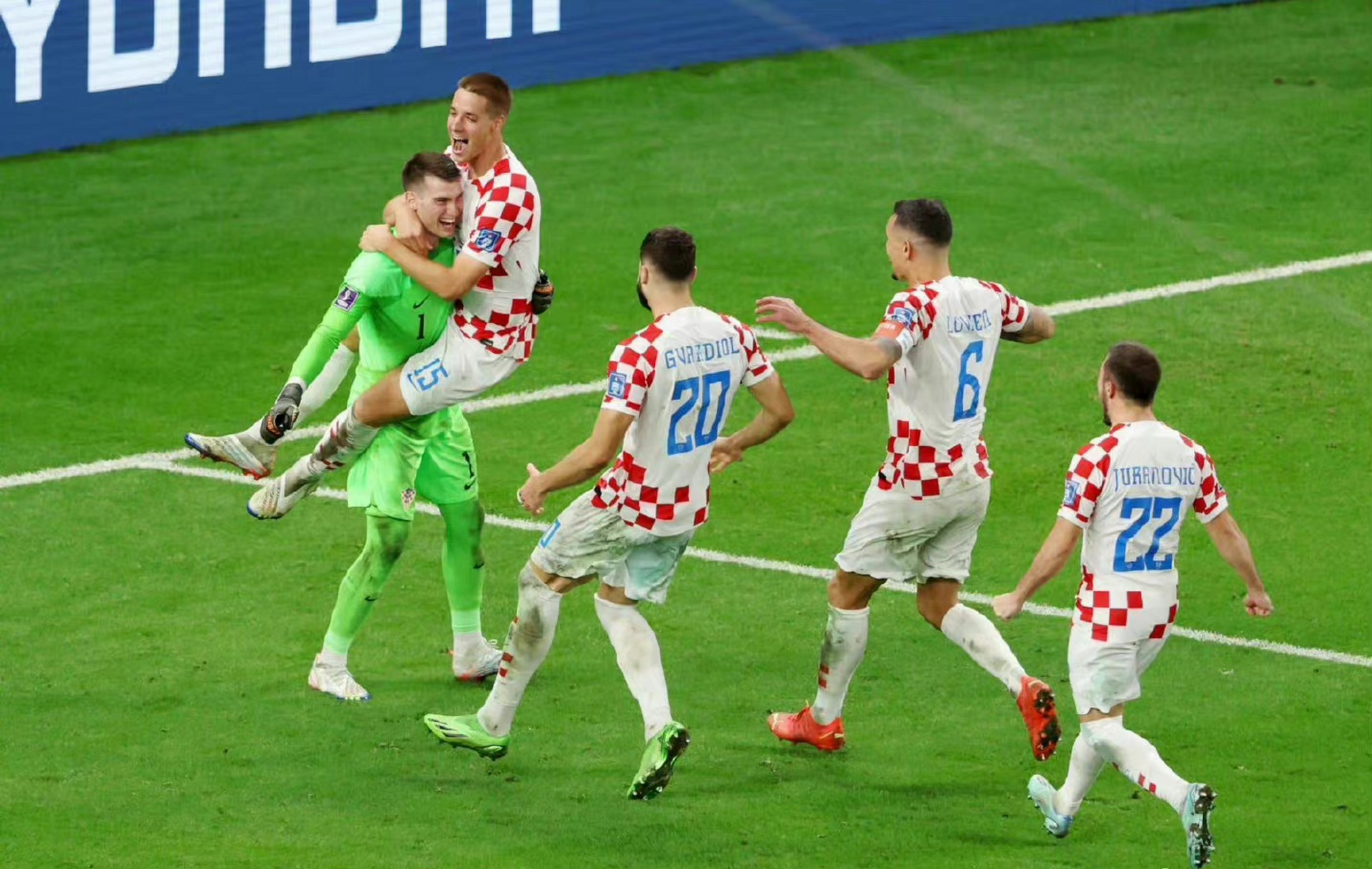 黑龙江队门将表现出色，扑出关键球帮助球队获胜的简单介绍